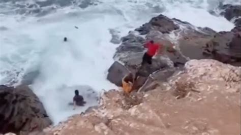 josejulio tiktok|IMÁGENES FUERTES: una familia se mete a zona prohibida en playa de .